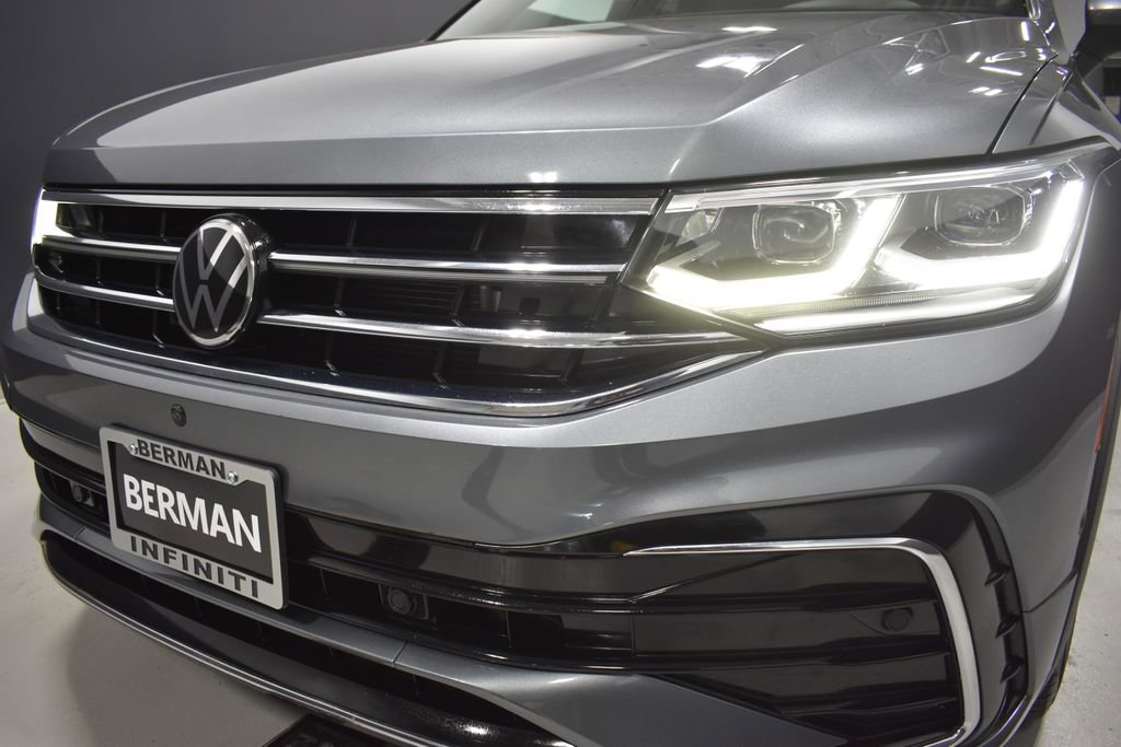 Used 2023 Volkswagen Tiguan SEL R-Line image 11