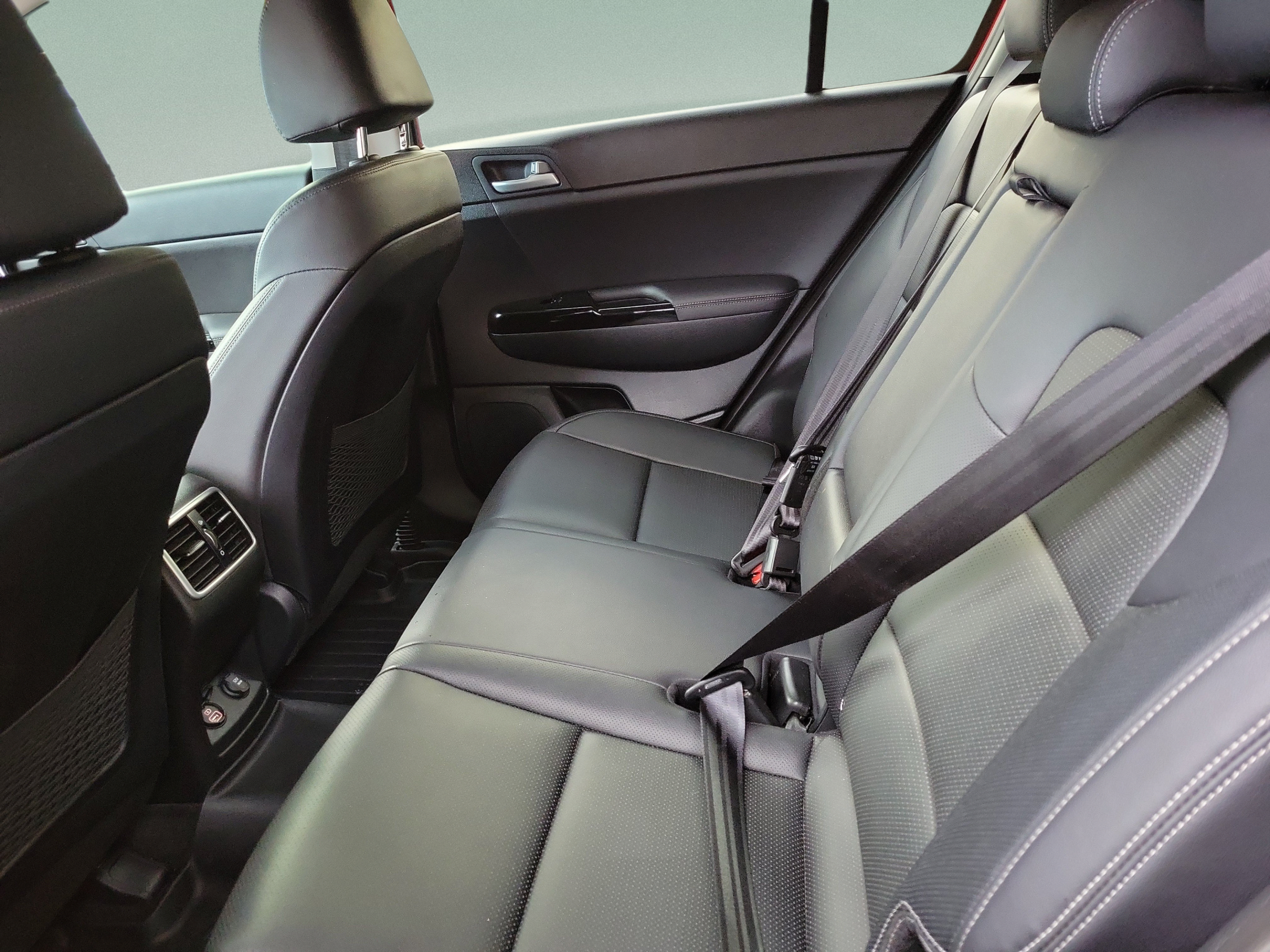 Used 2022 Kia Sportage EX FWD image 6