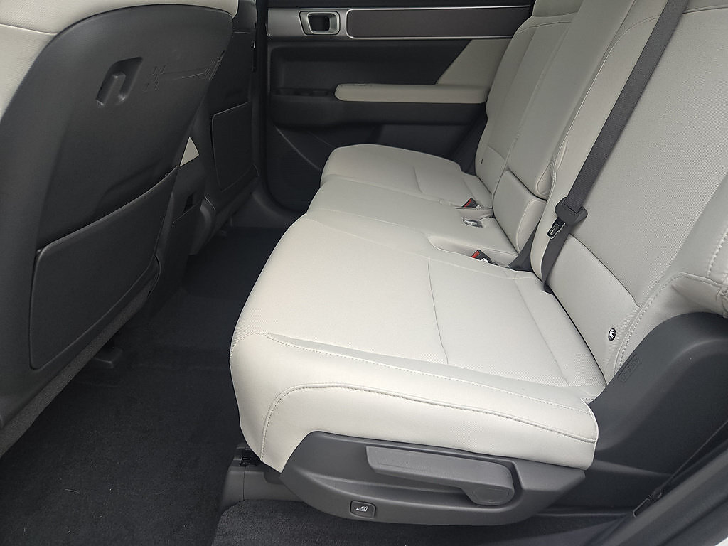 New 2026 Hyundai Santa Fe SE FWD image 30