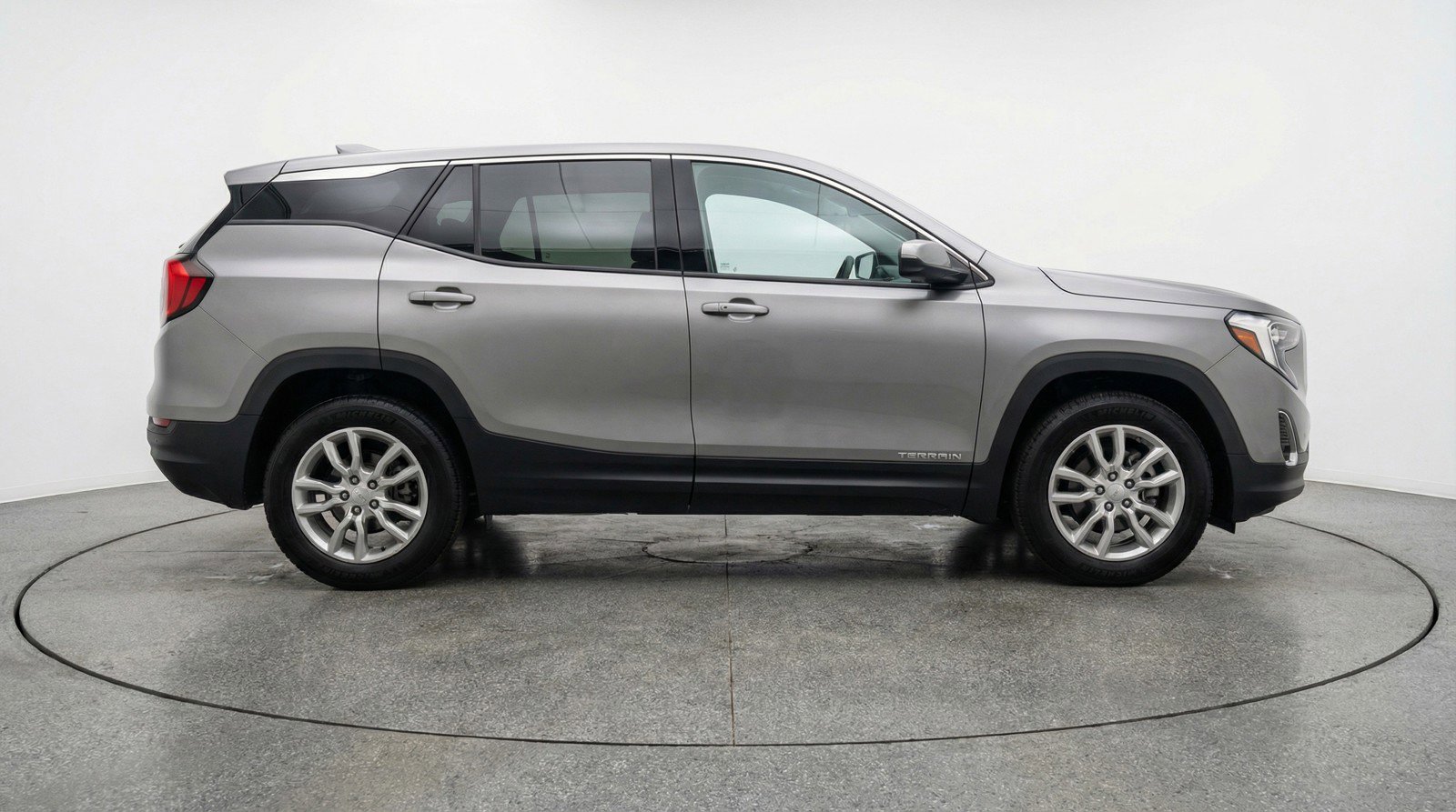 Used 2024 GMC Terrain SLT AWD/4WD image 11