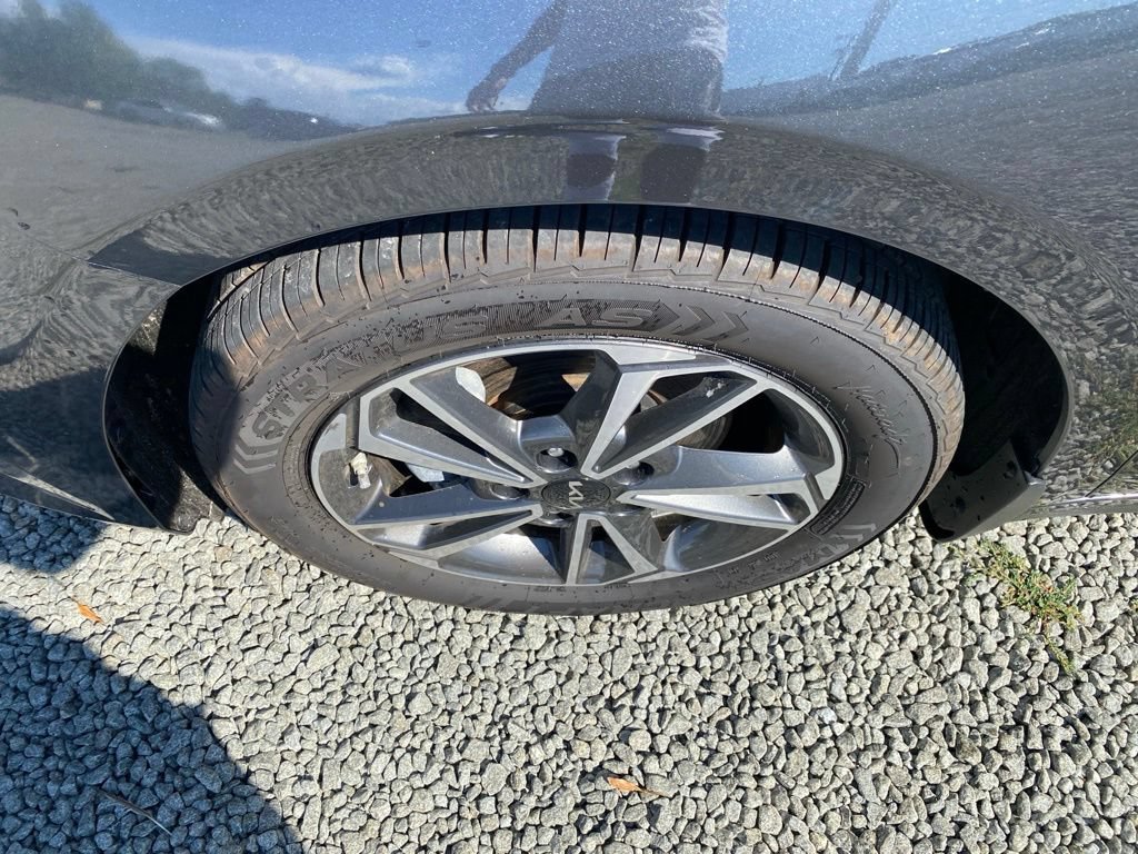 Used 2022 Kia Forte LXS FWD image 25