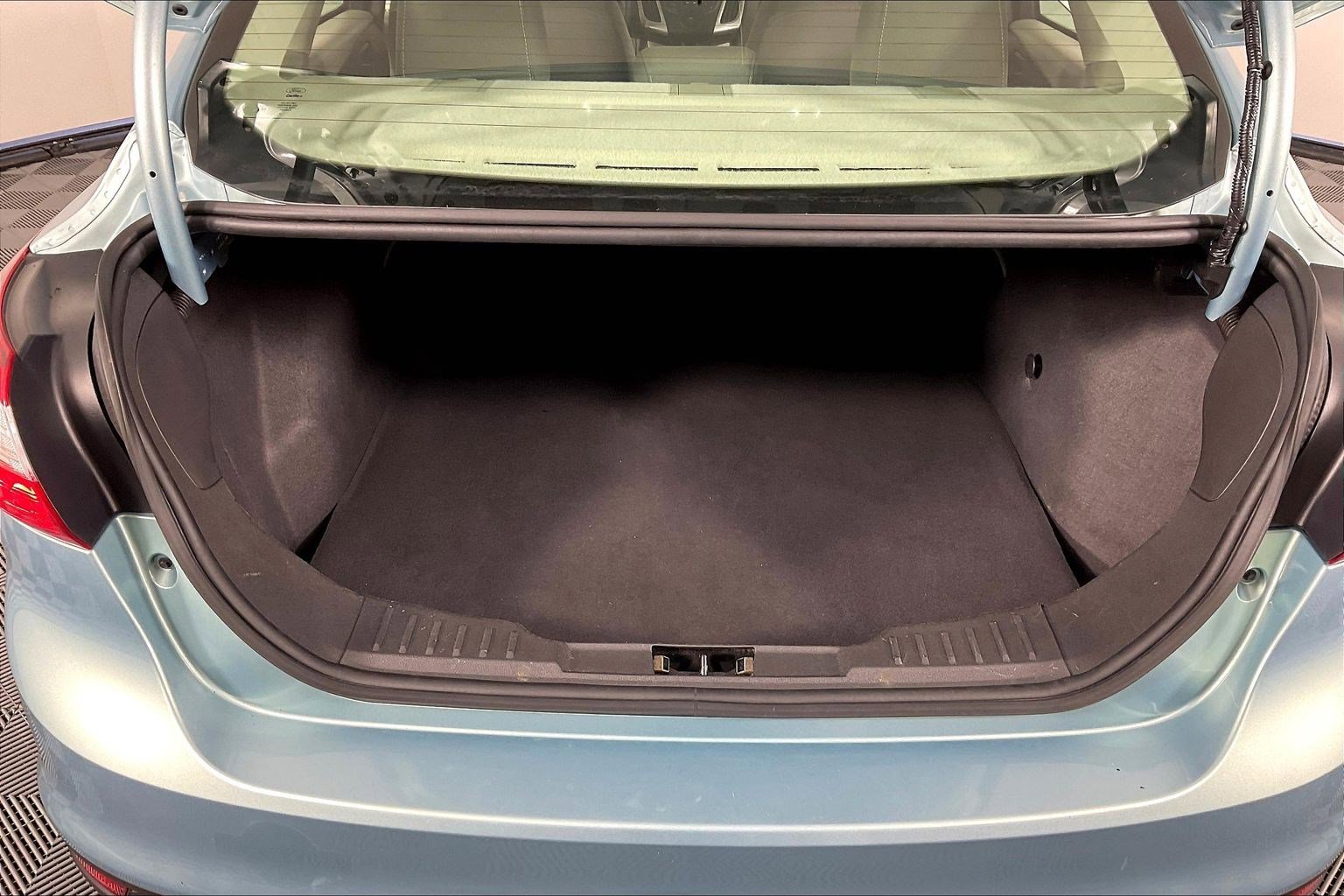 Used 2012 Ford Focus SE FWD image 32