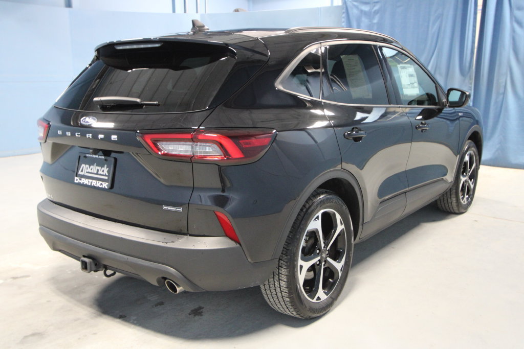 Used 2025 Ford Escape ST-Line Select w/ Class II Trailer Tow Package AWD/4WD image 28