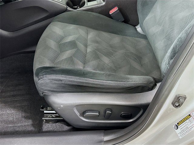 Used 2016 Nissan Rogue SV w/ SV Moonroof Package image 25