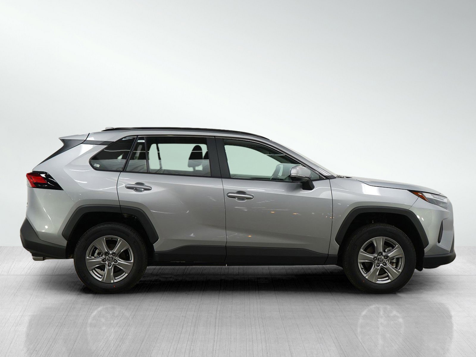 Used 2025 Toyota RAV4 XLE w/ Convenience Package AWD/4WD image 6