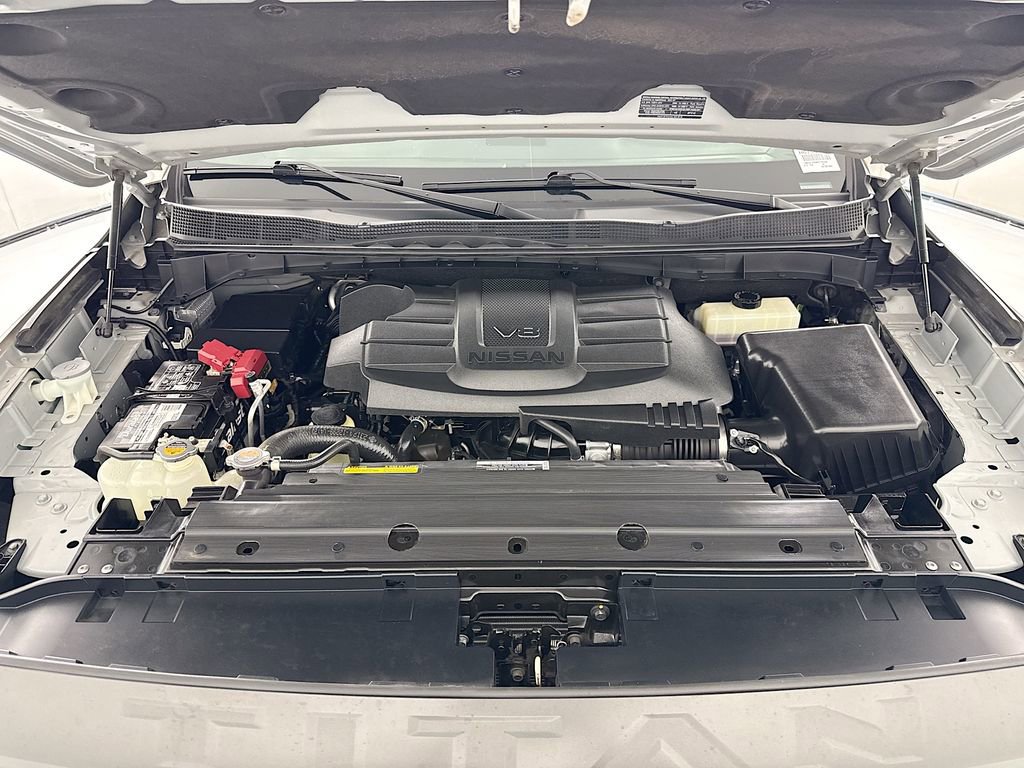 Used 2023 Nissan Titan PRO-4X w/ Pro-4x Convenience Package AWD/4WD image 29