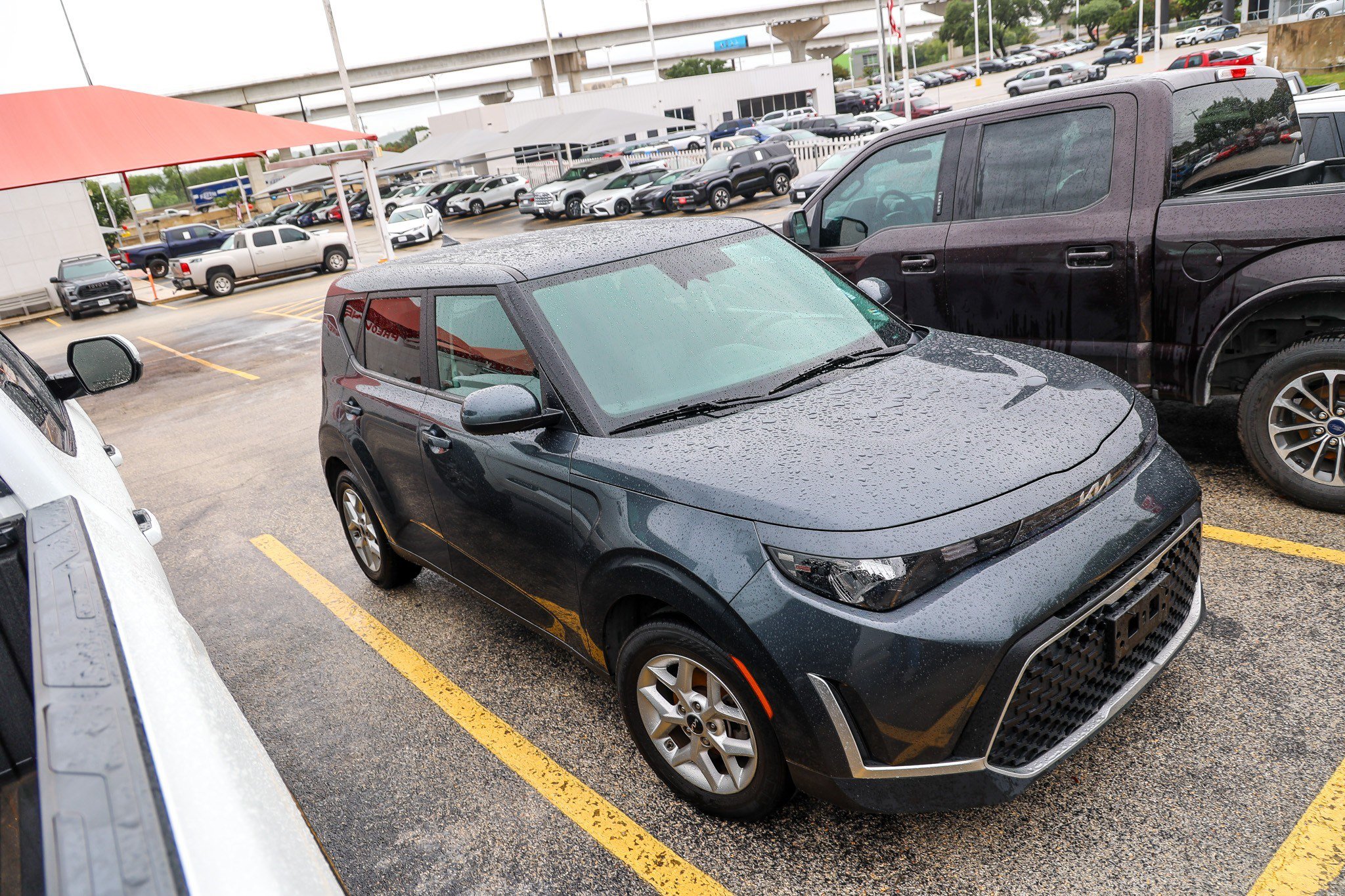 Used 2024 Kia Soul LX w/ Option Group 015 FWD image 7