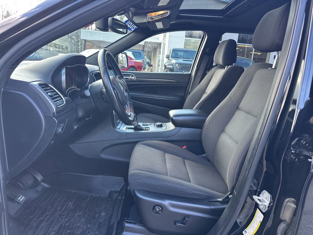 Used 2020 Jeep Grand Cherokee Laredo AWD/4WD image 16