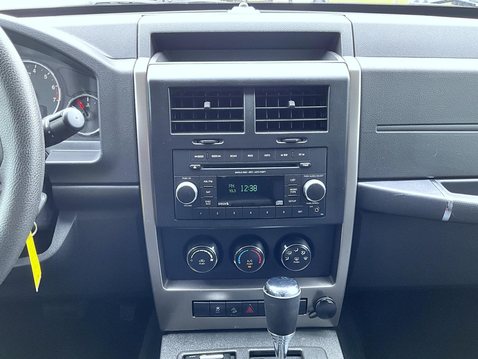 Used 2012 Jeep Liberty Sport AWD/4WD image 15