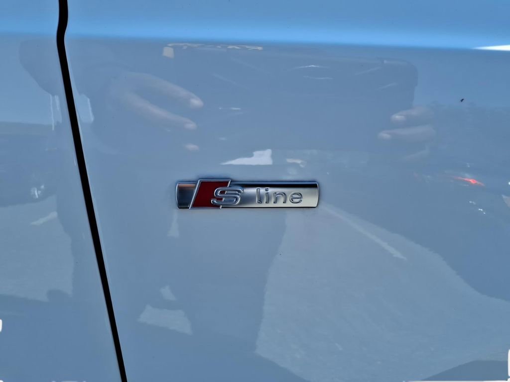 Used 2018 Audi Q3 2.0T Premium Plus w/ Premium Plus Package image 4