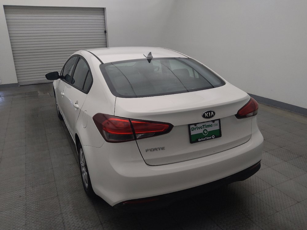 Used 2017 Kia Forte LX FWD image 6