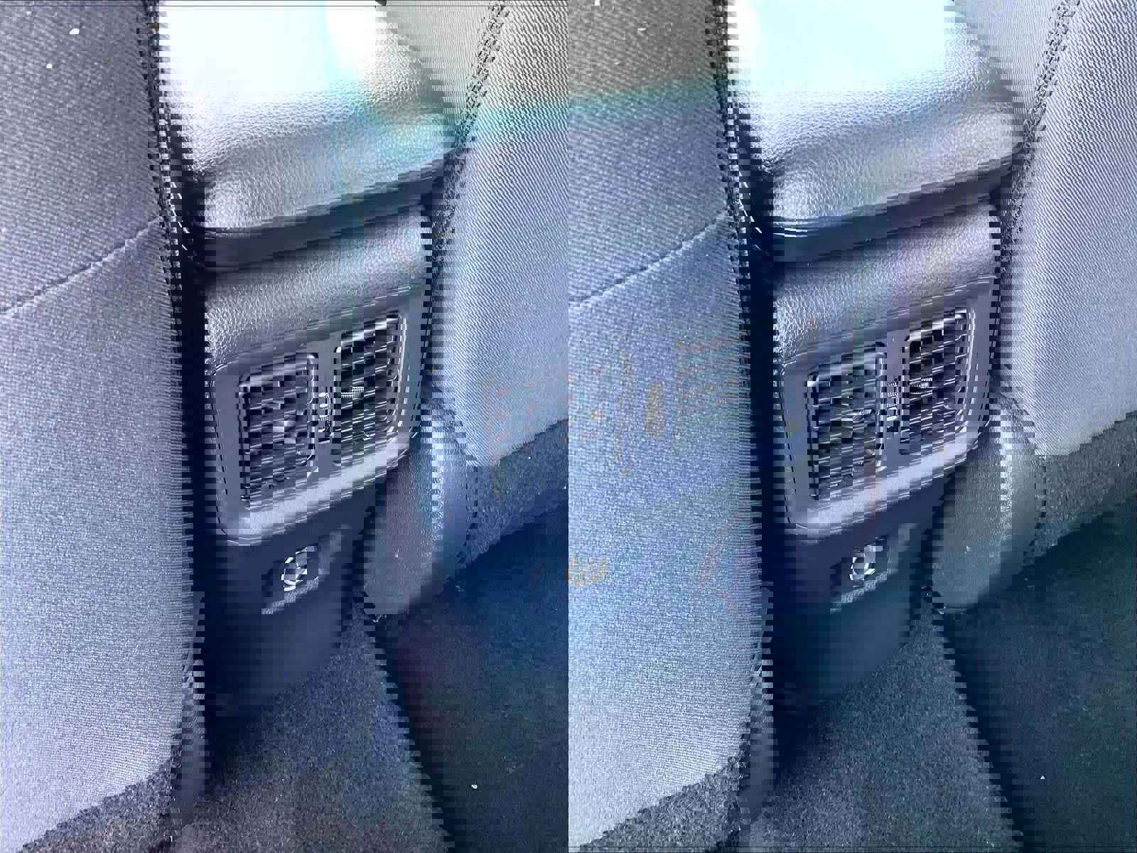 Used 2025 Toyota RAV4 LE image 28