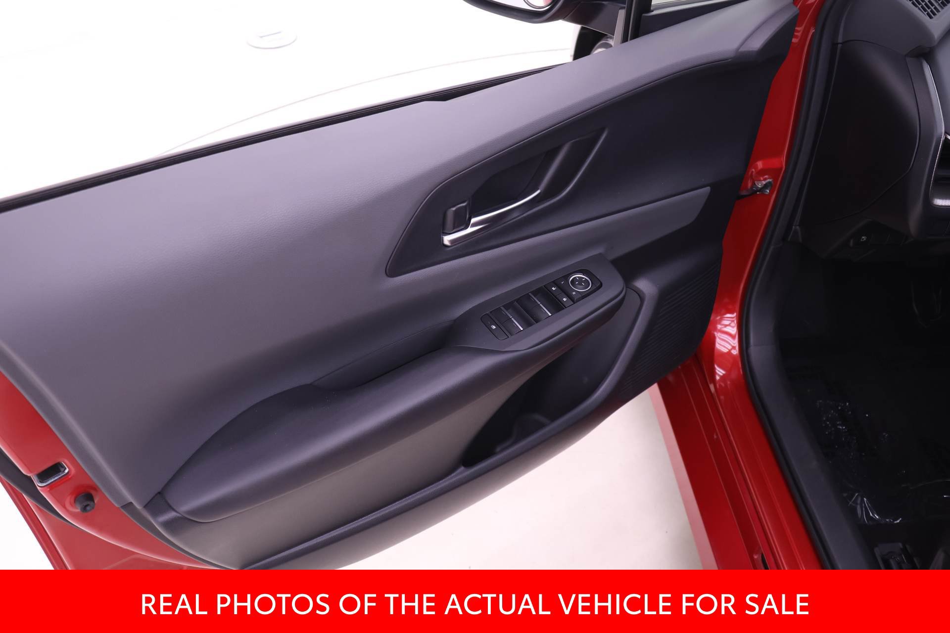 Certified 2024 Toyota Prius XLE AWD/4WD image 9