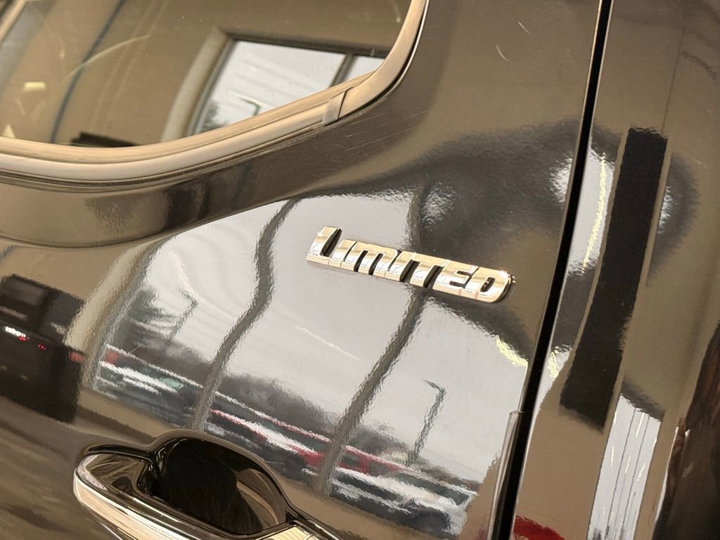 Used 2021 Toyota Tacoma Limited image 48