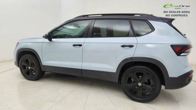 Used 2025 Volkswagen Taos SE AWD/4WD image 4