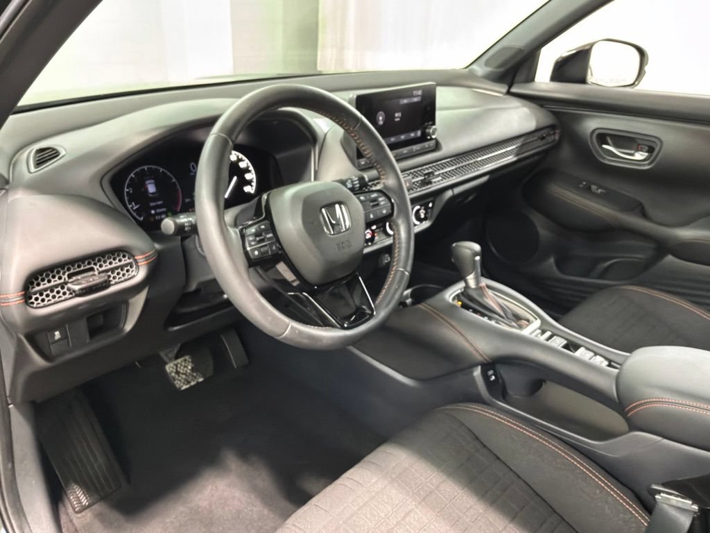 Used 2025 Honda HR-V Sport image 17