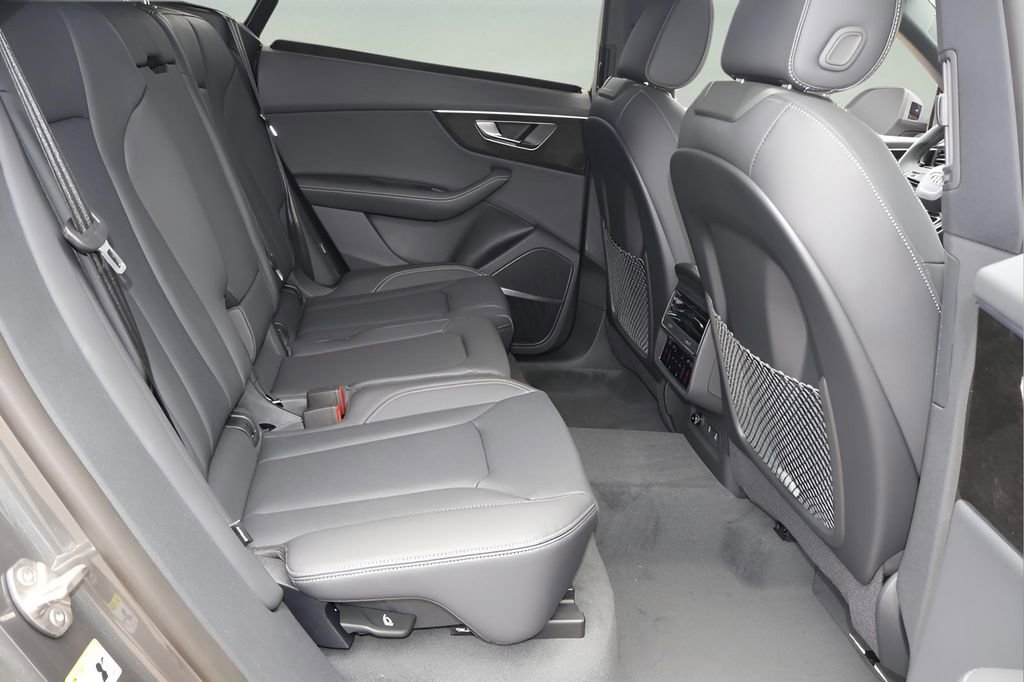 New 2025 Audi Q8 Premium Plus image 18
