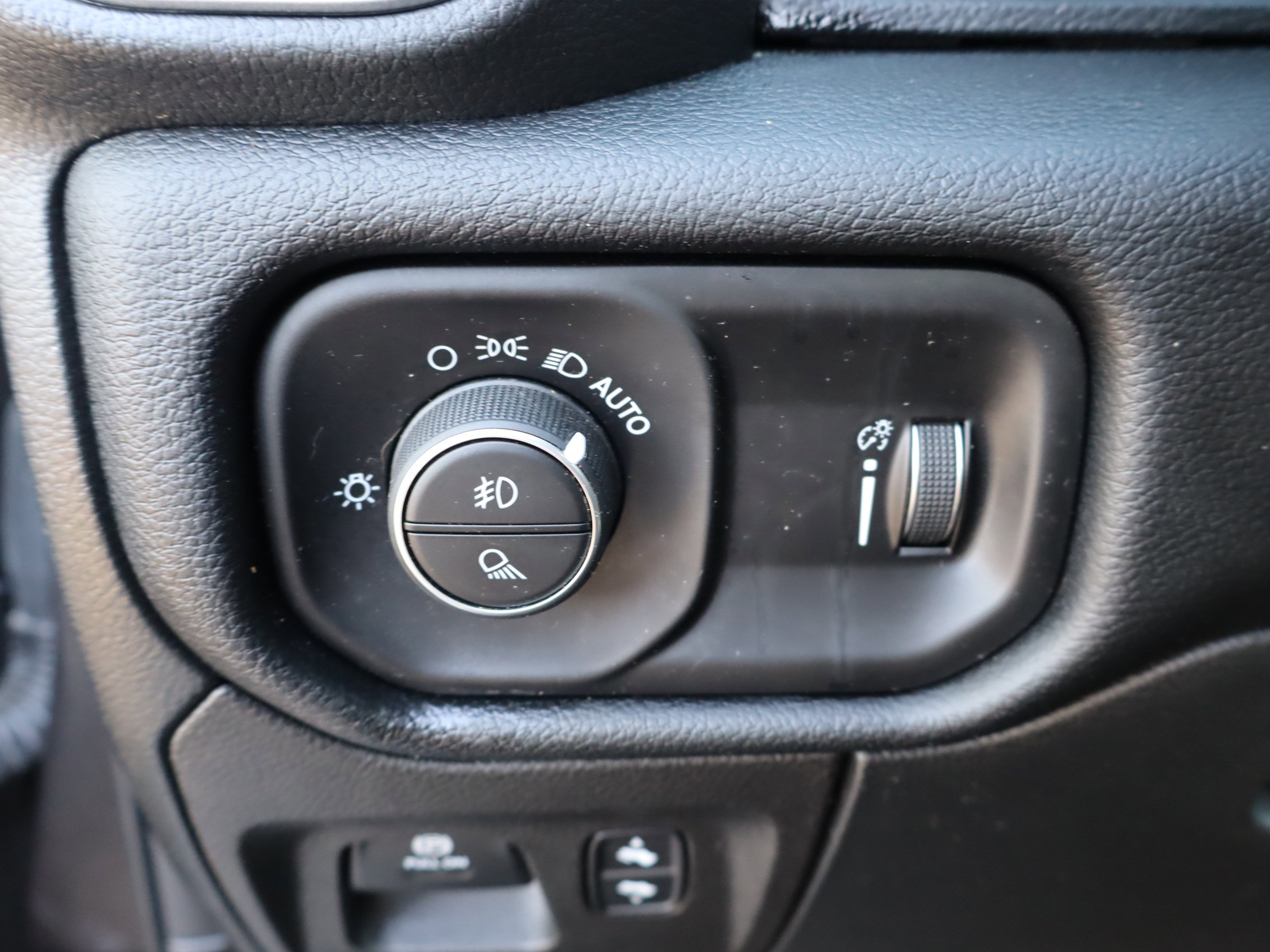 Used 2021 RAM 1500 Big Horn image 21