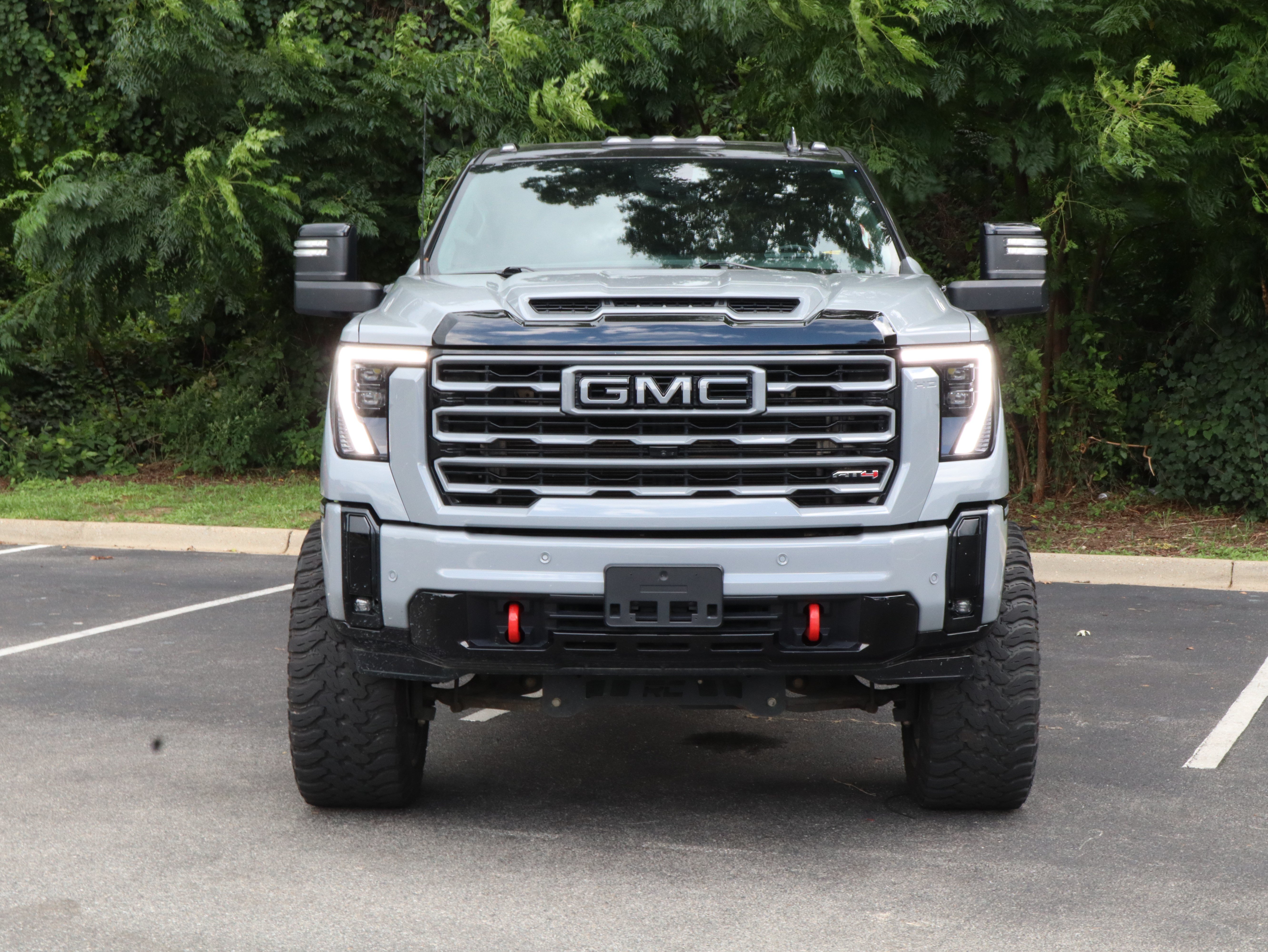 Used 2024 GMC Sierra 3500 AT4 w/ AT4 Premium Plus Package AWD/4WD image 3
