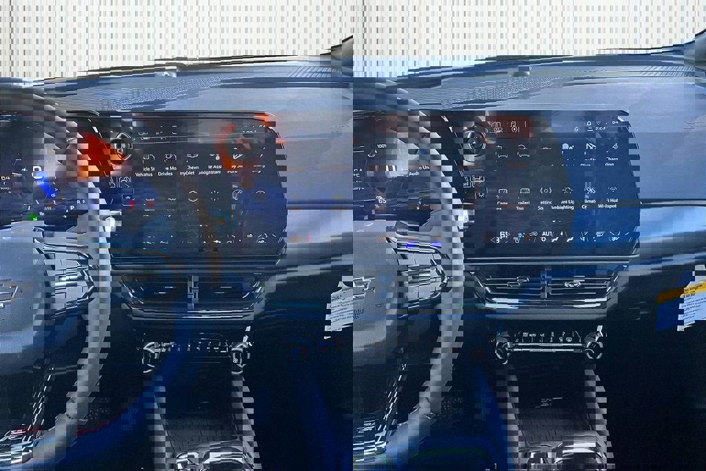 New 2026 Chevrolet Equinox EV RS image 4