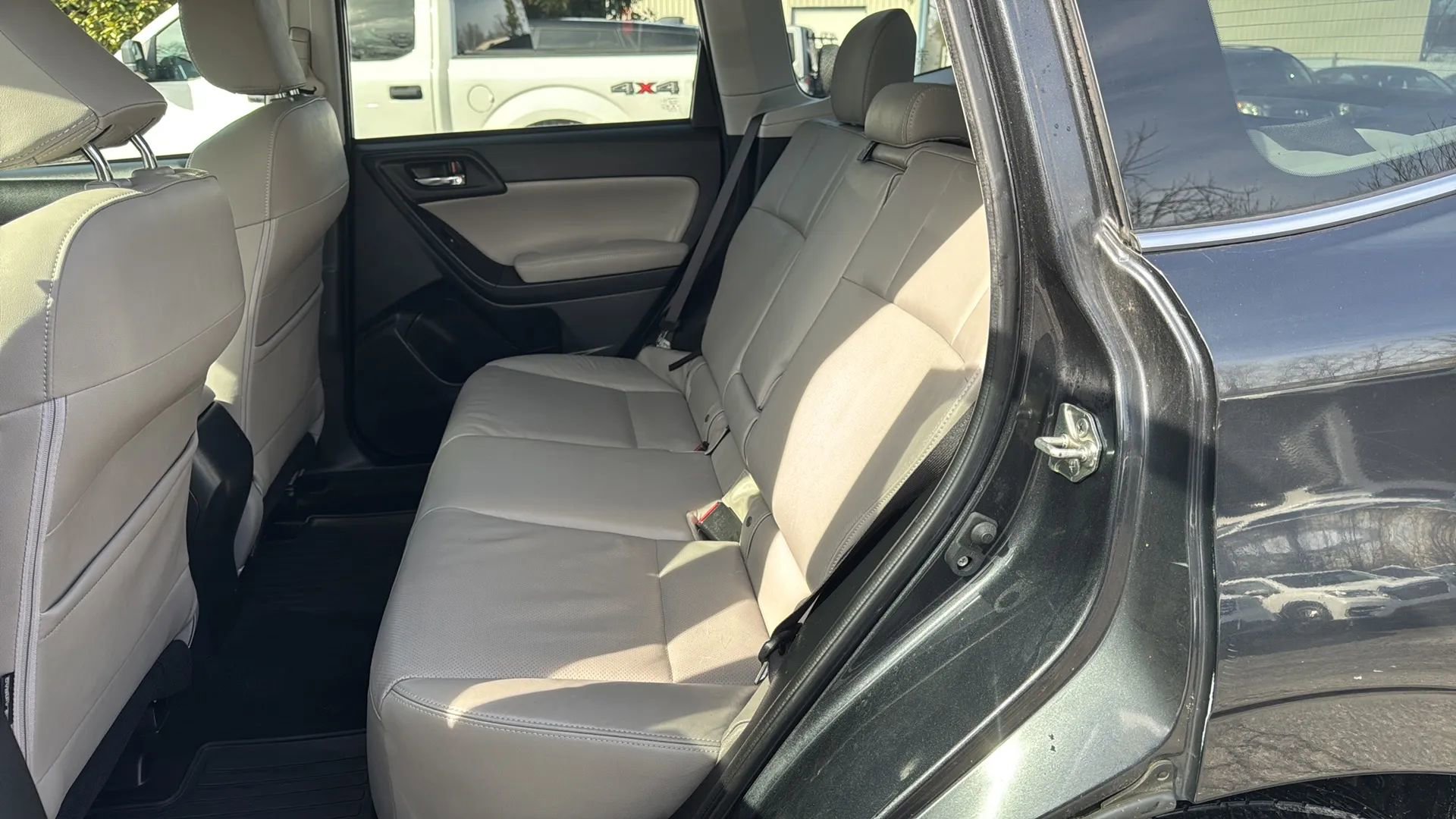 Used 2016 Subaru Forester 2.5i Limited image 10