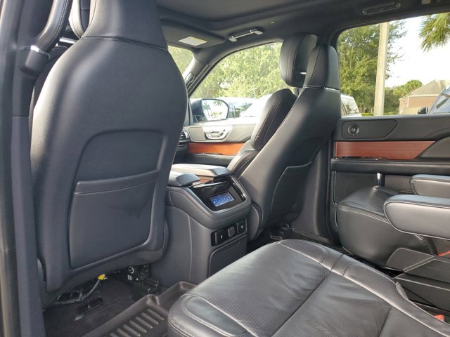 Used 2022 Lincoln Navigator Reserve image 14