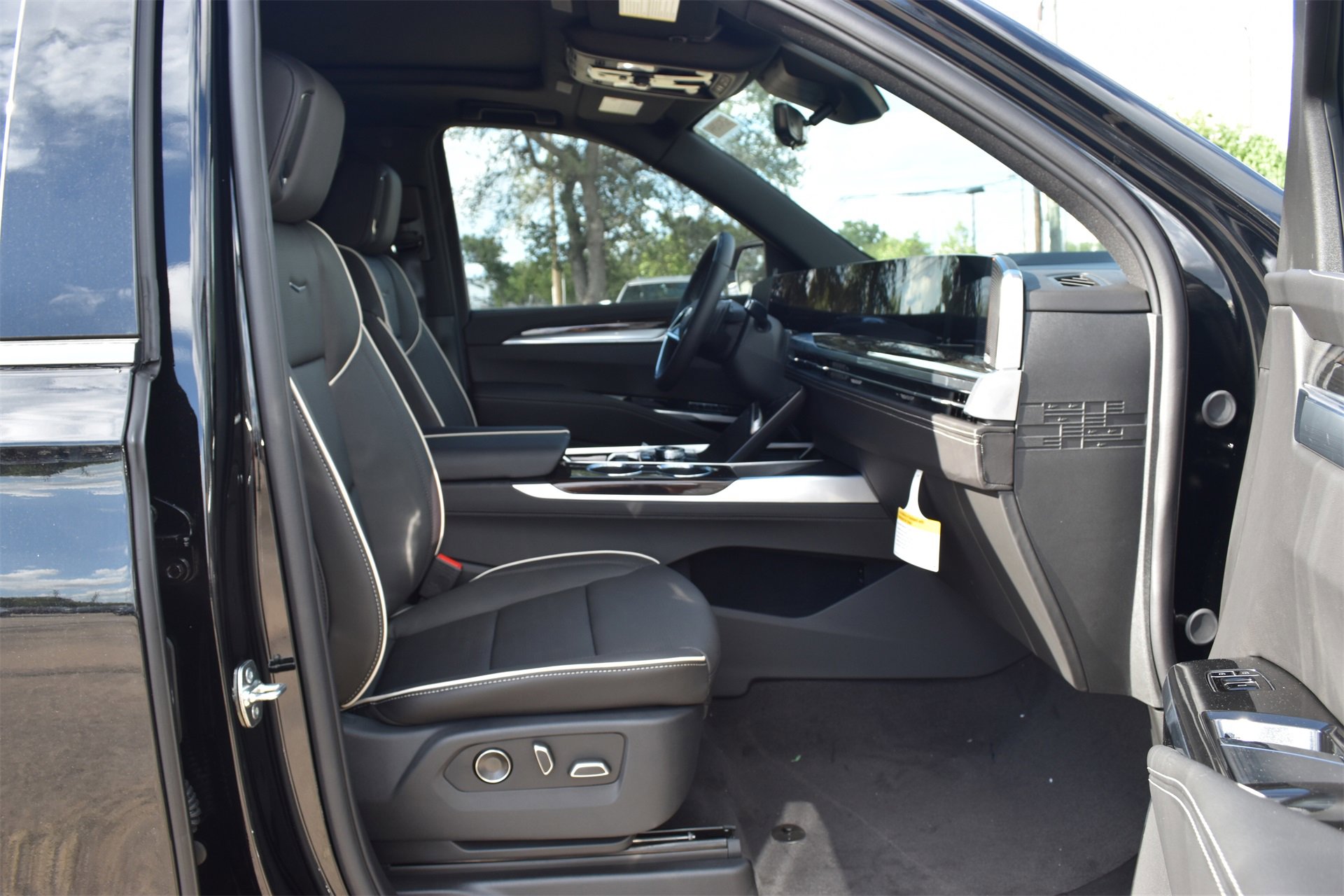 New 2025 Cadillac Escalade Premium Luxury image 28