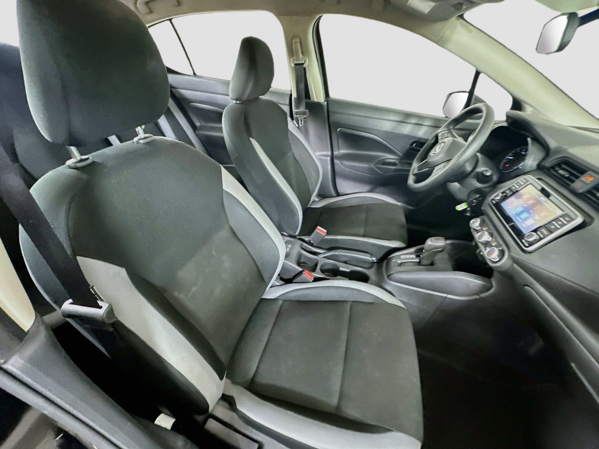 Used 2025 Nissan Versa S FWD image 29