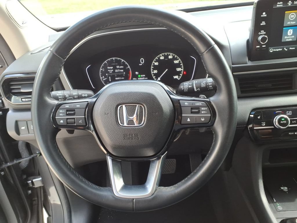 Used 2024 Honda Pilot Touring image 17