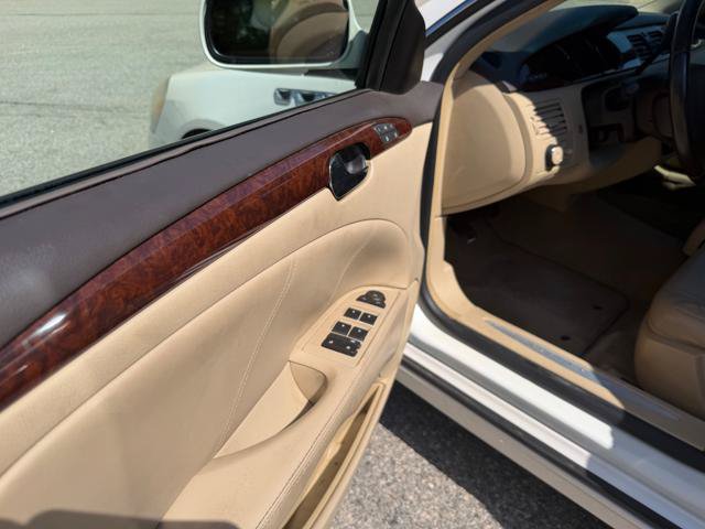 Used 2011 Buick Lucerne CXL FWD image 20