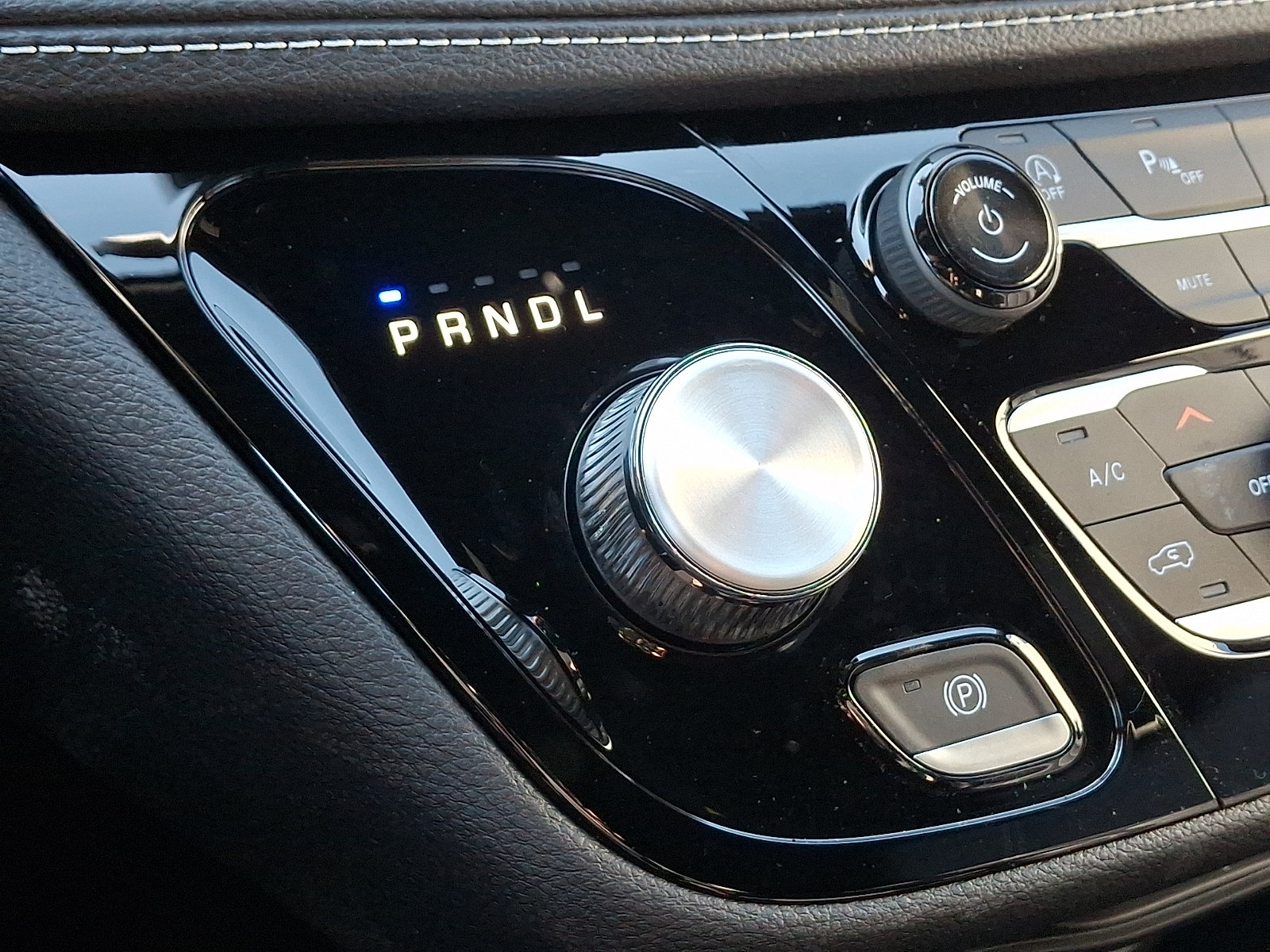 New 2026 Chrysler Pacifica Select image 10