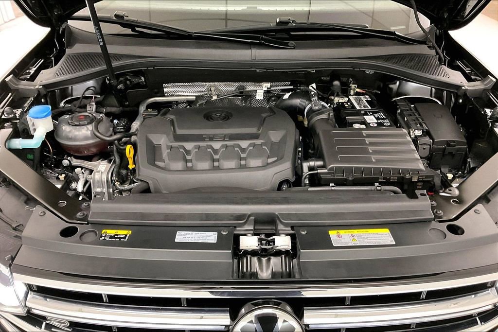 Used 2023 Volkswagen Tiguan SEL R-Line image 25