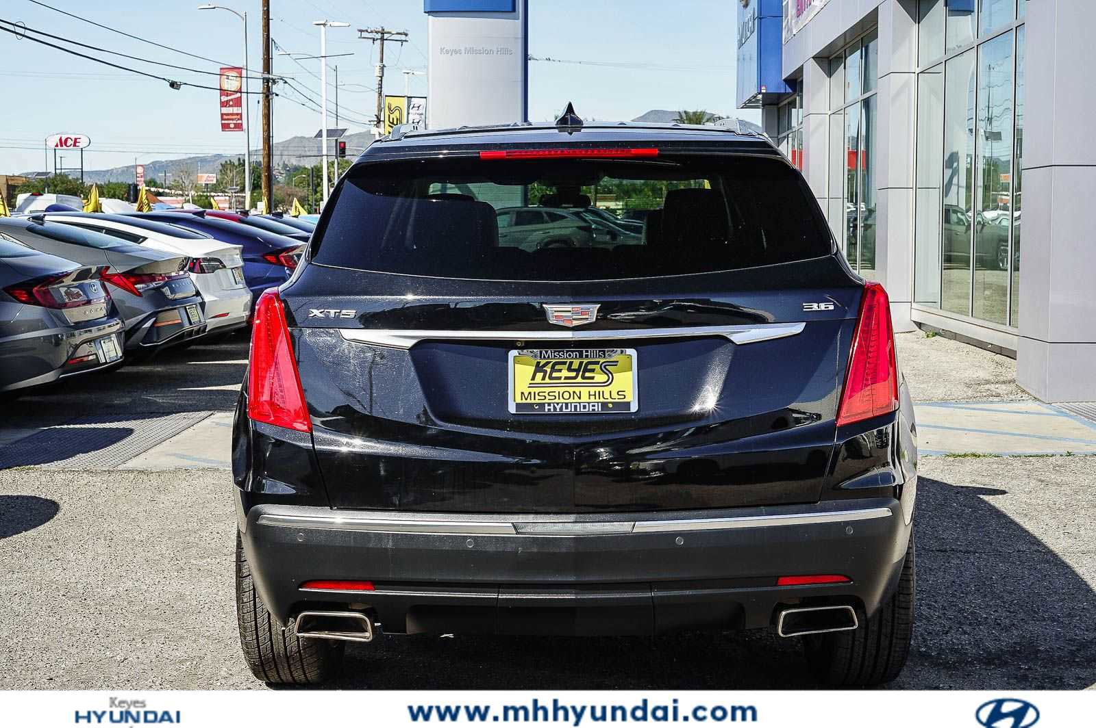 Used 2019 Cadillac XT5 Premium Luxury FWD image 3