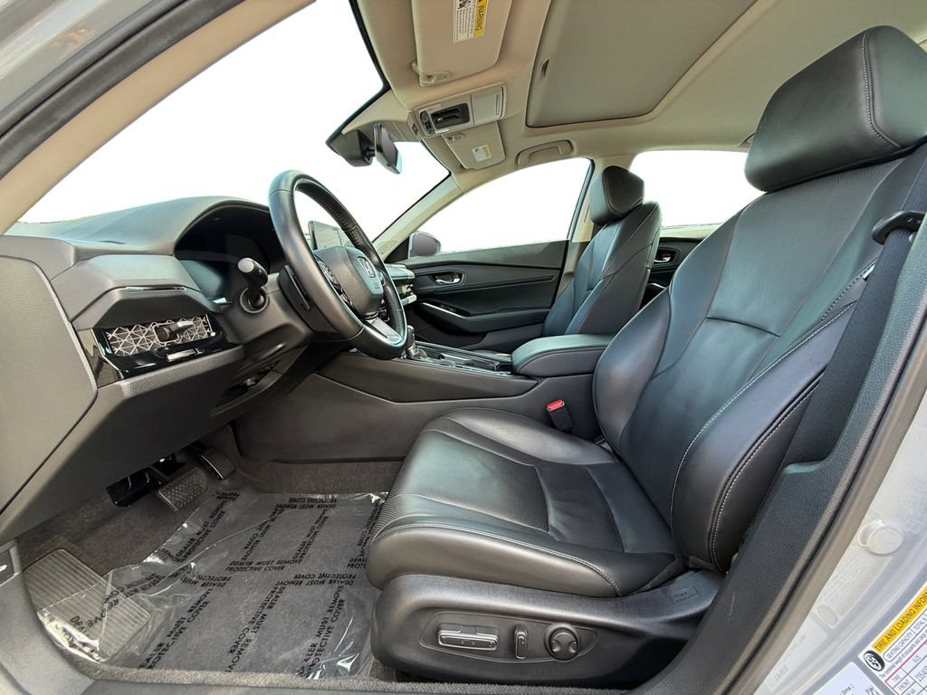 Used 2024 Honda Accord Touring image 9