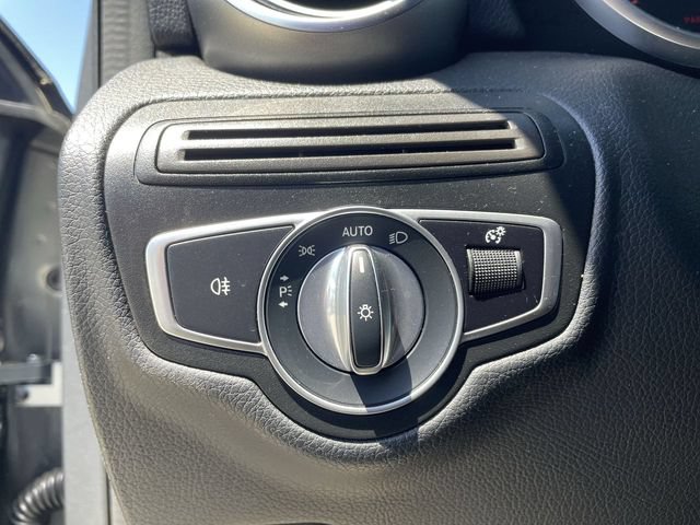 Used 2020 Mercedes-Benz GLC 300 4MATIC w/ Premium Package image 35