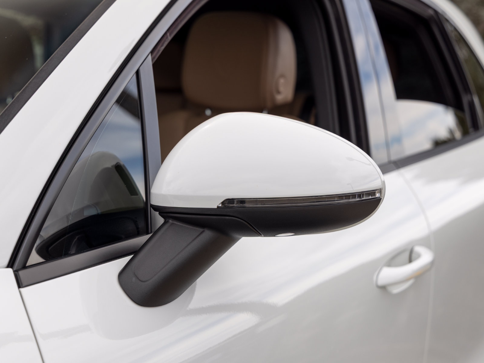 Certified 2021 Porsche Macan AWD/4WD image 17