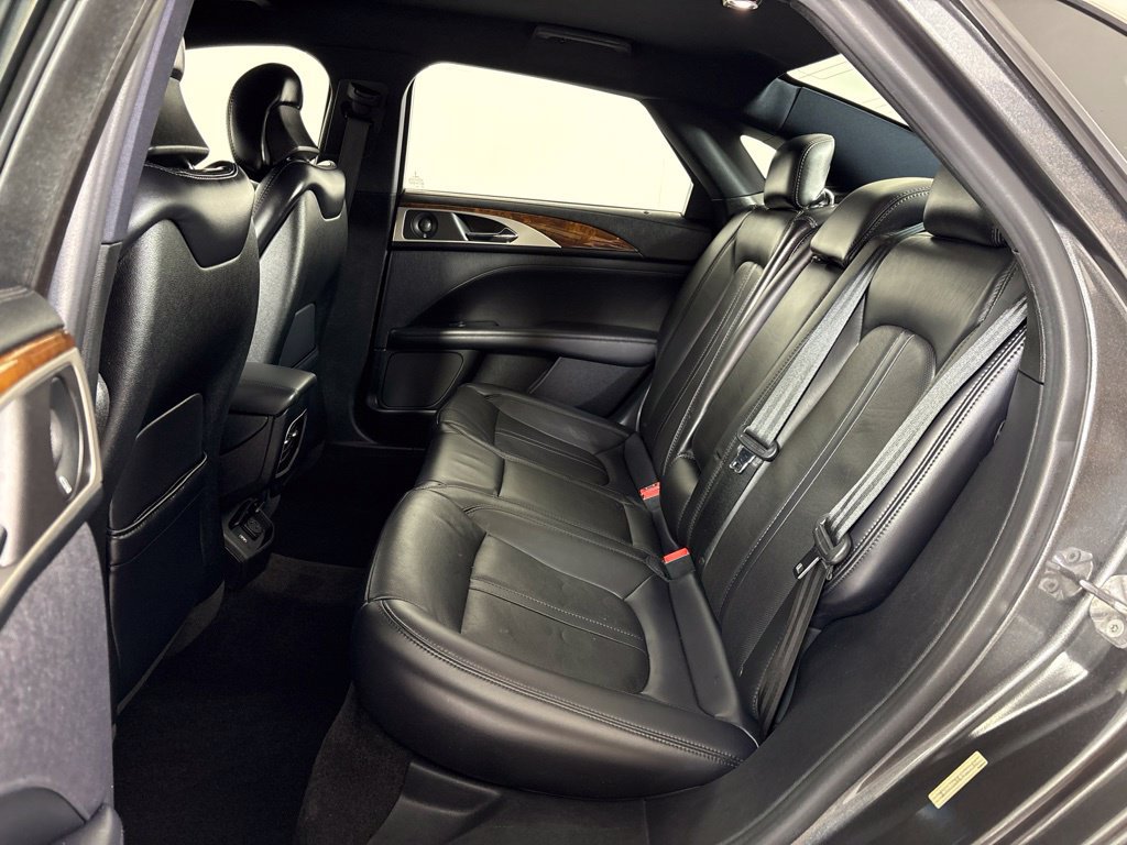 Used 2018 Lincoln MKZ Reserve w/ Technology Package FWD image 18