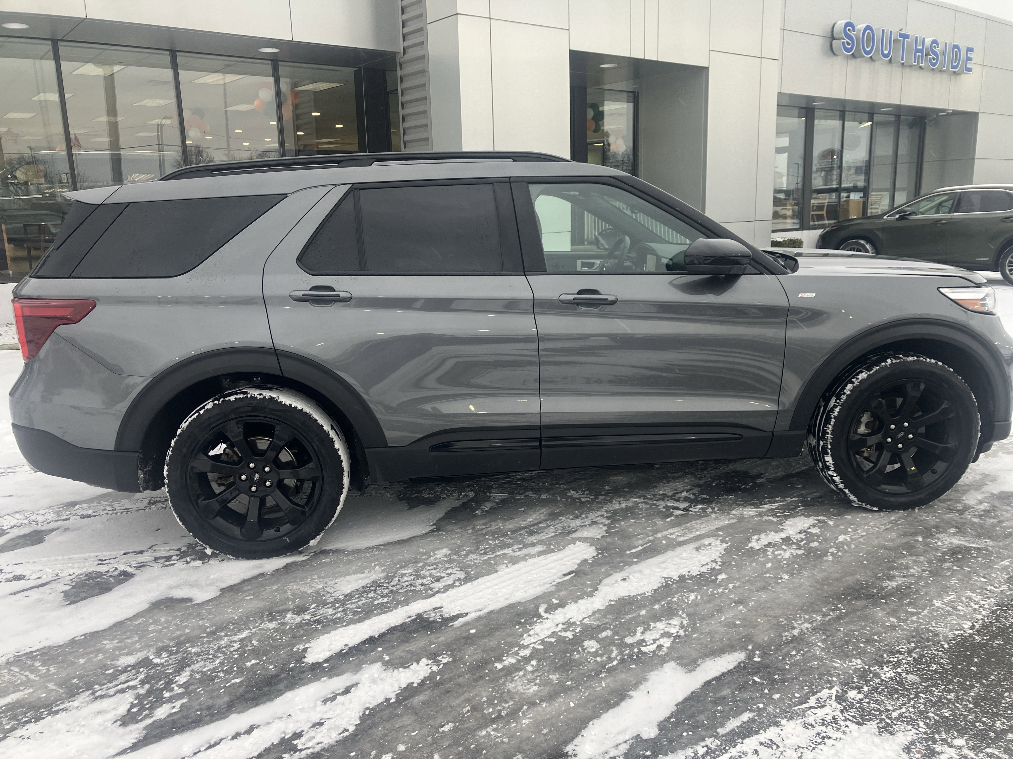 Used 2023 Ford Explorer ST-Line w/ Class IV Trailer Tow Package image 8