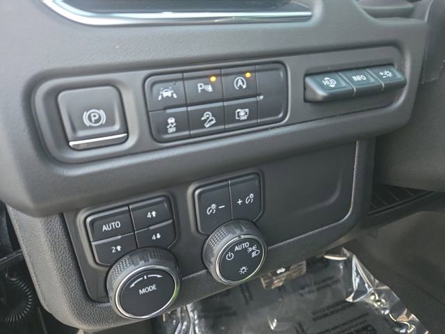 Used 2023 Chevrolet Suburban High Country image 6