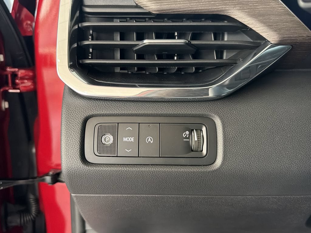New 2027 GMC Acadia Denali FWD image 28