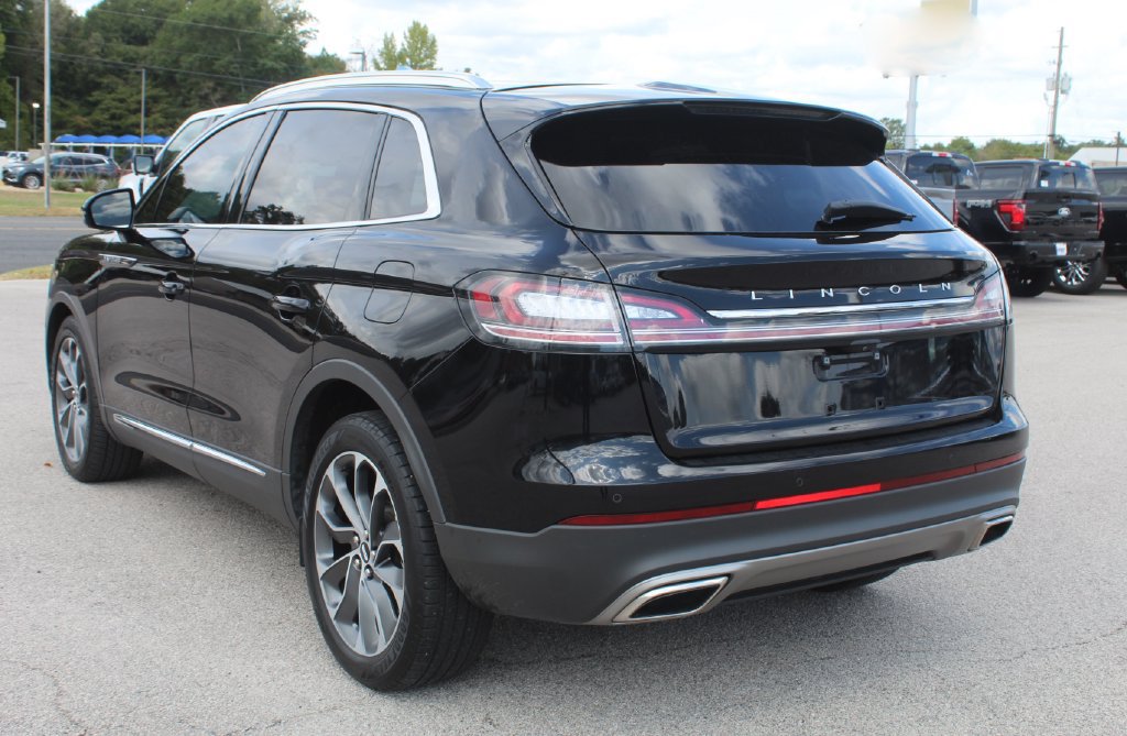 Used 2023 Lincoln Nautilus Reserve w/ Monochromatic Package AWD/4WD image 7