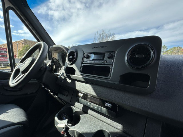 Used 2022 Mercedes-Benz Sprinter 3500 image 22