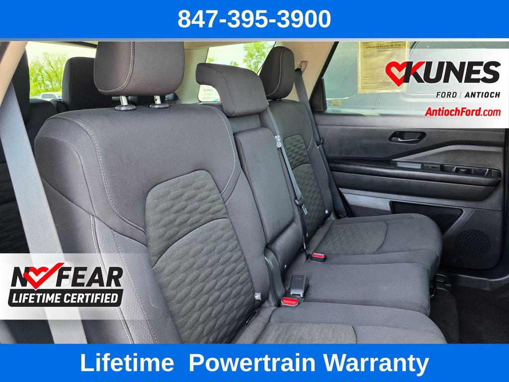 Used 2025 Nissan Pathfinder SV FWD image 32