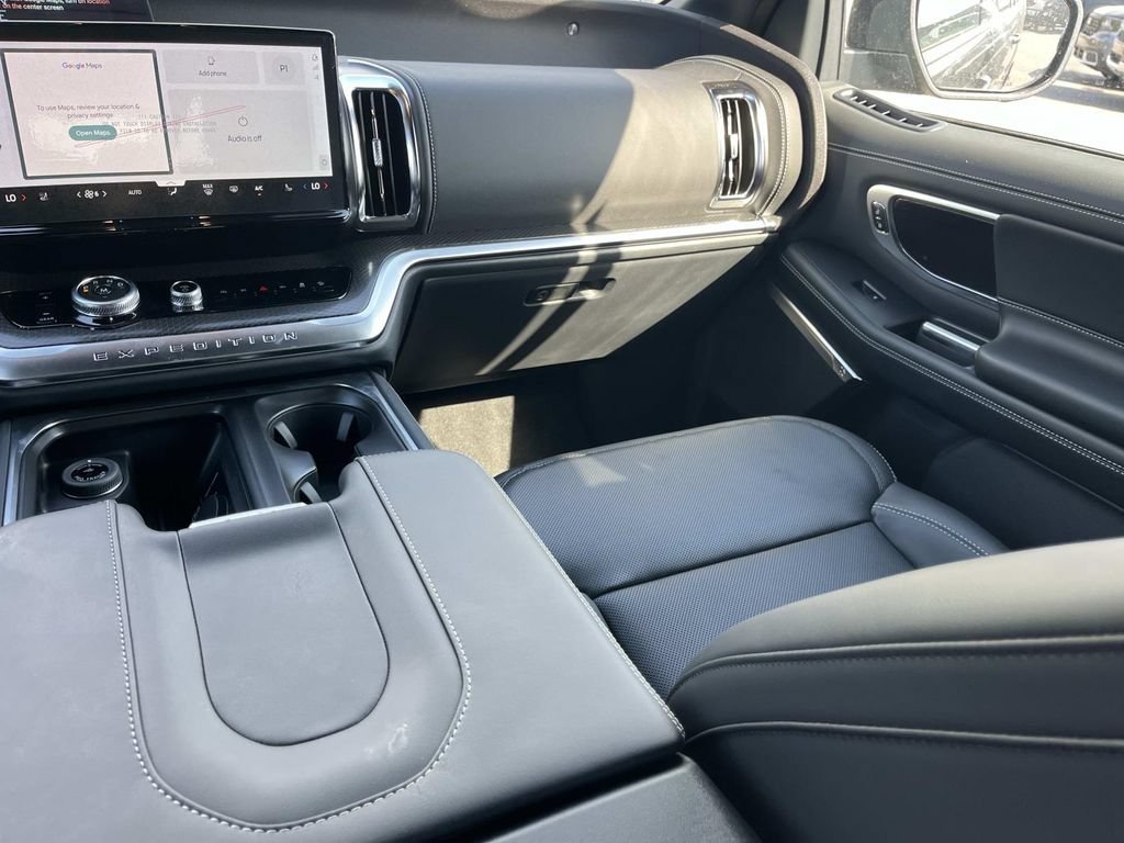 New 2027 Ford Expedition Platinum w/ Stealth Performance Package AWD/4WD image 20