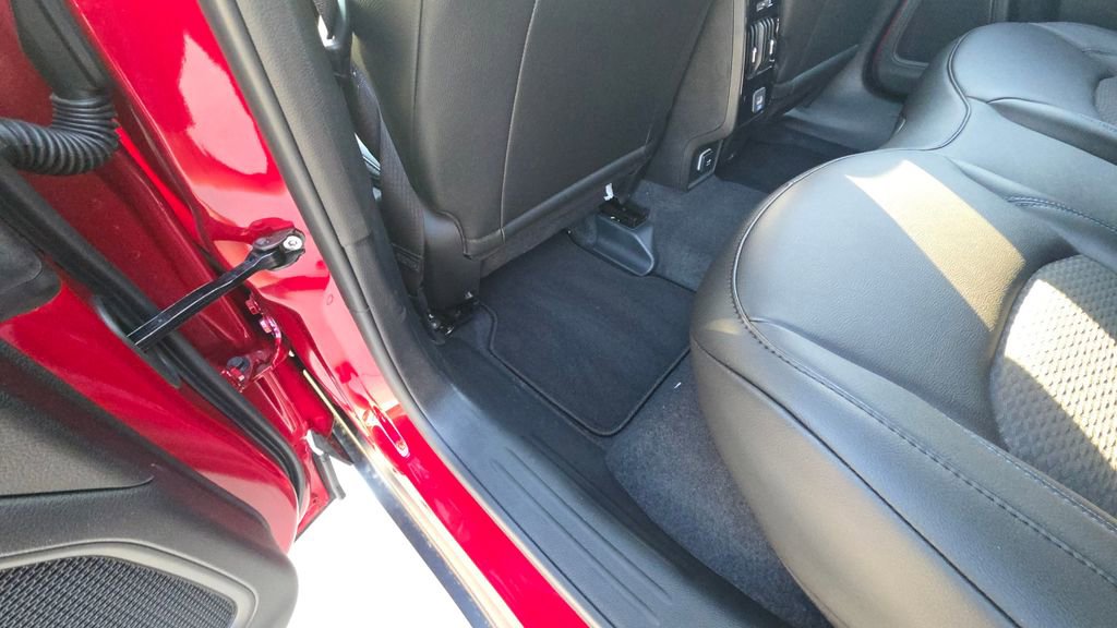 New 2026 Jeep Compass Latitude image 18