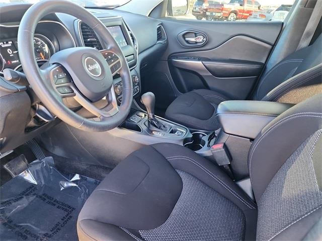 Used 2019 Jeep Cherokee Latitude w/ Popular Appearance Group image 12