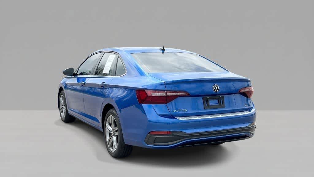 Used 2023 Volkswagen Jetta SE FWD image 4