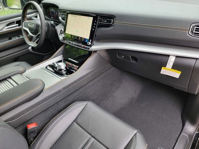New 2026 Jeep Grand Wagoneer 4WD image 25