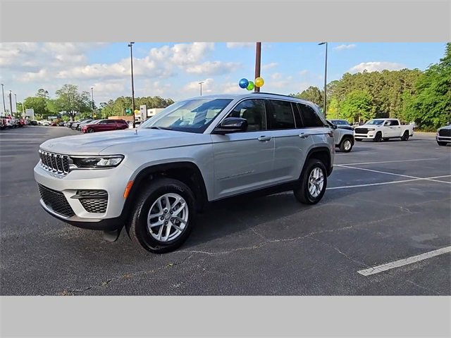 New 2025 Jeep Grand Cherokee Laredo X image 23