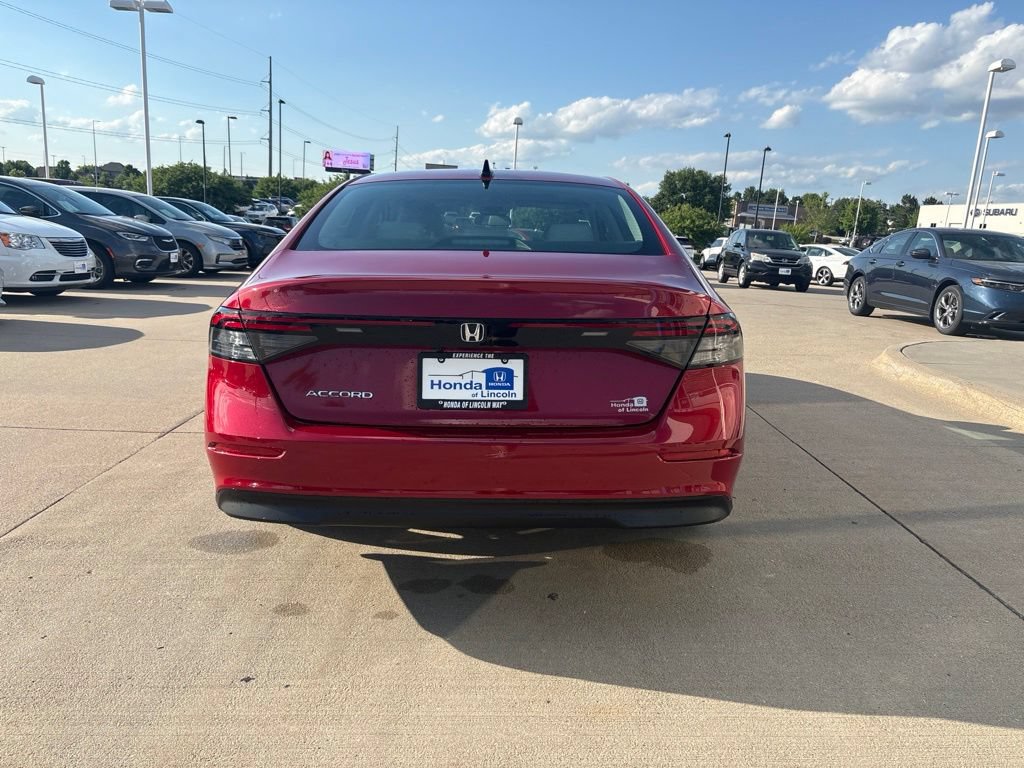 Certified 2025 Honda Accord SE image 6